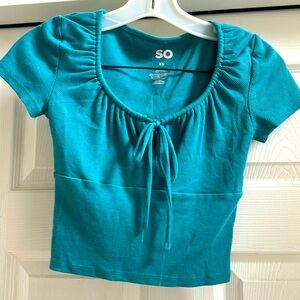 Teal cropped shirt